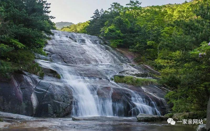 笑话十条:早上醒来,老婆正看着自己的枕头若有所思